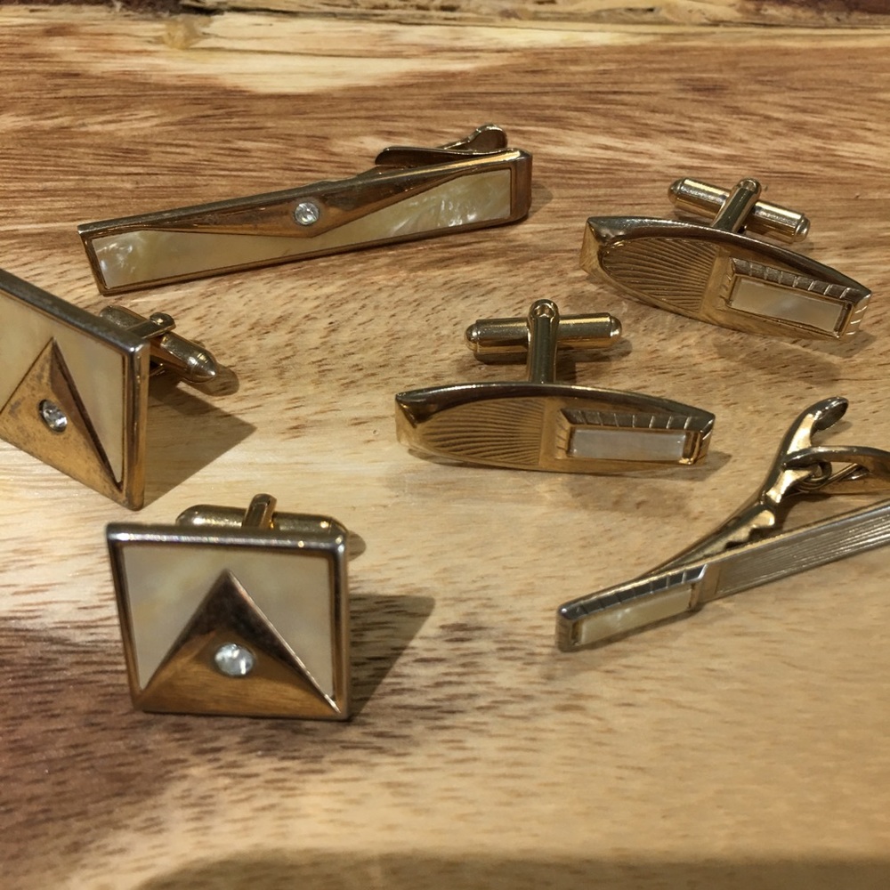 2 Pair Vintage gold tone cufflink & tie tack sets